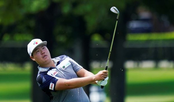 임성재가 13일(현지시간) 미 텍사스주 포트워스의 콜로니얼 골프클럽에서 열린 미프로골프(PGA)투어 찰스 슈왑 챌린지 3라운드 2번 페어웨이에서 경기하고 있다. (사진제공=뉴시스)