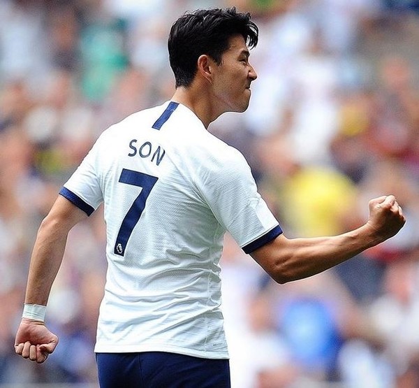 토트넘 홋스퍼 공격수 손흥민(28)을 스페인 최고 명문 레알 마드리드와 FC바르셀로나에서 뛸 능력을 갖춘 선수라고 평가했다. (사진제공=뉴시스)