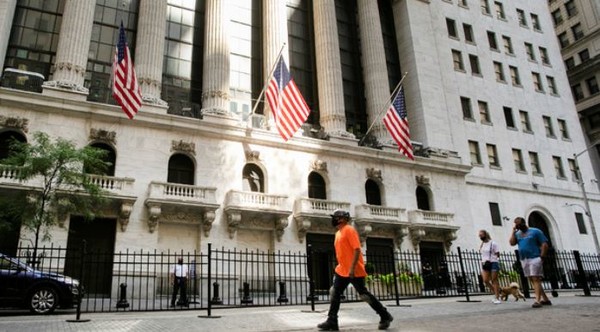 ▲ 미국 뉴욕 증권거래소 앞 모습. 사진제공=뉴시스