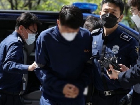 ▲ 김봉현 전 스타모빌리티 회장에게 금감원 라임 검사 정보를 넘긴 혐의로 구속기소된 금감원 출신 김모 전 청와대 행정관 사진제공=뉴시스