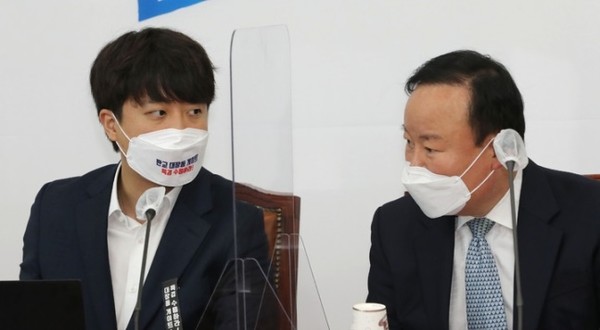 ▲ 이준석(왼쪽) 국민의힘 대표와 김재원 최고위원. 공동취재사진
