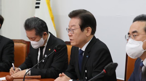 ▲ 이재명 더불어민주당 대표가 지난 11일 오전 서울 여의도 국회에서 열린 최고위원회의에서 발언하고 있다. 사진=뉴시스