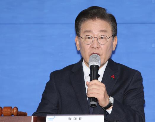 ▲ 이재명 더불어민주당 대표가 23일 오전 강원 춘천시 더불어민주당 강원도당에서 열린 제49차 강원 현장 최고위원회의에서 발언하고 있다. 사진=뉴시스