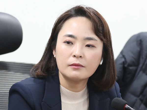 ▲ 손수조 안철수 캠프 대변인이 지난 1월 서울 여의도 국회 의원회관에서 열린 '정치개혁 2050' 긴급토론회에 참석해 자리하고 있다. 사진=뉴시스