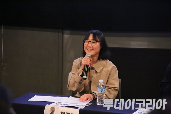 ▲ 정주리 감독이 단체관람 이후 진행된 토크쇼에서 이야기를 하고 있다. 사진=투데이코리아