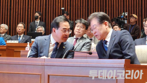 ▲ 이재명 더불어민주당 대표가 지난달 27일 자신에 대한 체포동의안 표결을 앞두고 의원총회에 참석해있다. 사진=투데이코리아DB