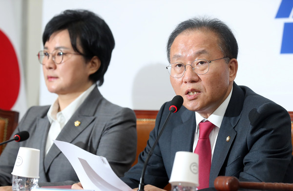 ▲ 윤재옥 국민의힘 원내대표가 20일 오전 서울 여의도 국회에서 열린 최고위원회의에서 발언하고 있다. 사진=뉴시스