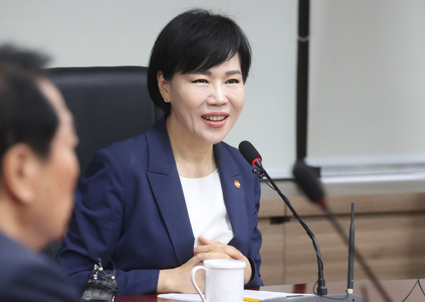 ▲ 전현희 국민권익위원장이 26일 오전 서울 종로구 정부서울청사에서 열린 퇴임 기자 간담회에 참석해 퇴임 앞둔 소회를 밝히고 있다. 사진=뉴시스