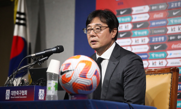 ▲ 황선홍 항저우 아시안게임 U-24 축구대표팀 감독이 14일 서울 종로구 축구회관에서 최종 엔트리를 발표하고 있다. 2023.07.14. 사진=뉴시스