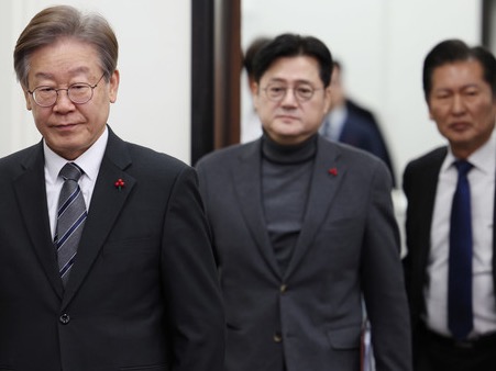 ▲ 이재명 더불어민주당 대표가 15일 오전 서울 여의도 국회에서 열린 최고위원회의에 참석하고 있다. 사진=뉴시스