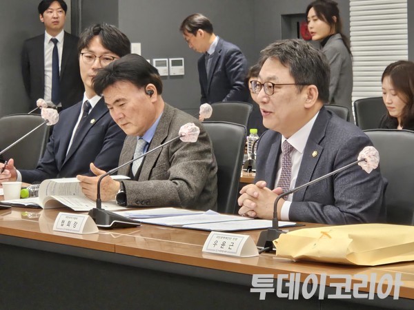 ▲ 김영훈 대한변호사협회장이 6일 서초구 대한변호사협회관에서 열린 ‘국민정책제안단 기자간담회’에서 발언하고 있다. 사진=이기봉 기자