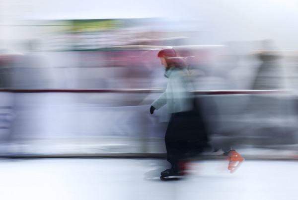 ▲ 지난해 크리스마스 이브인 12월 24일 서울 중구 서울광장 스케이트장을 찾은 시민들이 즐거운 시간을 보내고 있다. 본문과 관련없는 사진. 사진=뉴시스