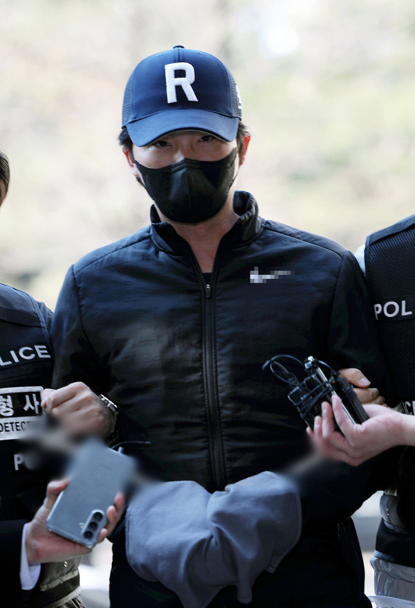 ▲ 마약류관리에 관한 법률 위반(향정) 혐의를 받는 전 국가대표 야구선수 오재원 씨가 21일 서울 서초구 서울중앙지법에서 열리는 구속전 피의자심문(영장실질심사)에 출석하고 있다. 2024.03.21. 사진=뉴시스