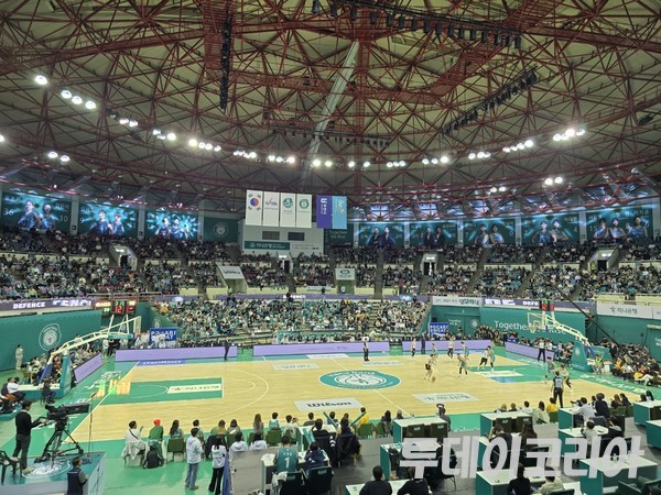 ▲ ‘하나은행 2024-2025 여자프로농구’ 개막경기가 열린 27일 부천체육관 모습. 사진=투데이코리아