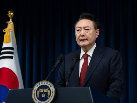 ▲ 윤석열 대통령이 지난 7일 서울 용산 대통령실 청사에서 국회 본회의 대통령 탄핵소추안 표결을 앞두고 대국민 담화를 발표하고 있다. 사진=대통령실