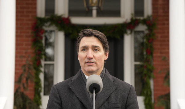 ▲ 쥐스탱 트뤼도 캐나다 총리가 6일(현지시각) 오타와 총리 관저 앞에서 사퇴 기자회견을 하고 있다. 캐나다를 약 10년간 이끌었던 트뤼도 총리가 당 대표와 총리직 사퇴 의사를 밝혔다. 사진=뉴시스