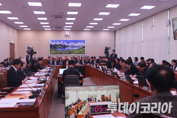 ▲ 11일 여의도 국회에서 외교통일위위원회 전체회의가 진행되고 있다. 사진=이기봉 기자