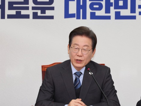 ▲ 이재명 더불어민주당 대표가 9일 오전 서울 여의도 국회에서 열린 최고위원회의에서 당대표 사퇴 의사를 밝히고 있다. 사진=뉴시스