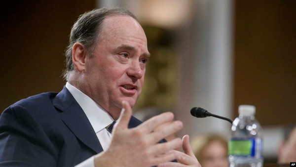 ▲ 도널드 트럼프 미국 행정부의 존 펠란 해군성 장관이 지난 2월 27일(현지시간) 워싱턴의 국회의사당에서 계류 중인 인준을 위해 상원 군사위원회 청문회에 출석하고 있다. 사진=뉴시스