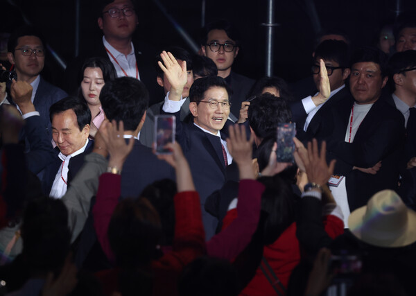 ▲ 5월 3일 경기 고양 킨텍스에서 열린 국민의힘 대선 후보 선출 전당대회에서 김문수 후보가 입장하고 있다. 사진=뉴시스