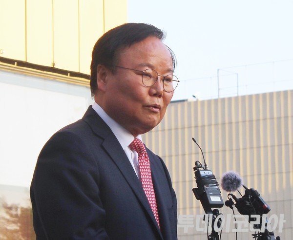 ▲ 김재원 국민의힘 의원이 7일 서울 종로구 일대에서 기자들과 만난 자리에서 발언하고 있다. 사진=이기봉 기자