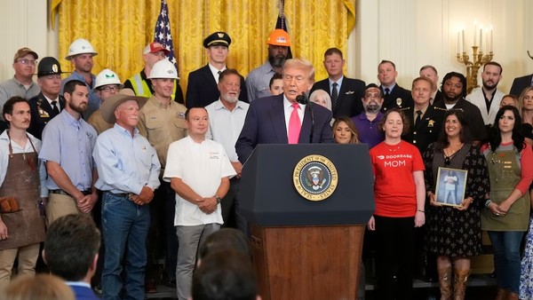 ▲ 도널드 트럼프 미국 대통령이 26일(현지시간) 워싱턴 백악관 이스트룸에서 열린 국내 정책 및 예산 의제 홍보 행사에서 연설하고 있다. 사진=뉴시스