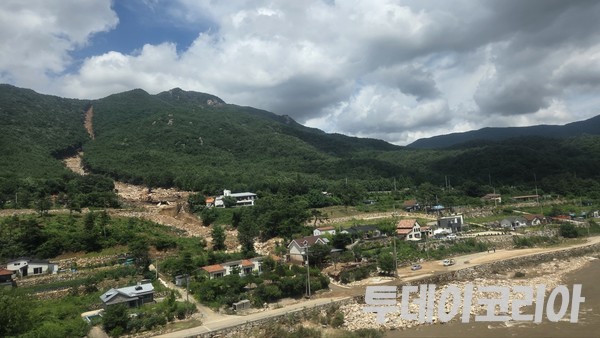 ▲ 지난 16일부터 이어진 극한호우로 인해 경남 산청군 신안면이 산사태 등의 피해를 입었다. 사진=투데이코리아