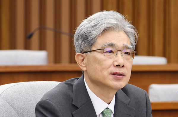 ▲ 김상환 헌법재판소장 후보자가 21일 서울 여의도 국회에서 열린 인사청문특별위원회에서 질문에 답하고 있다. 사진=뉴시스