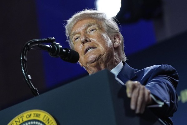 ▲ 23일(현지시간) 도널드 트럼프 미국 대통령이 미국 워싱턴의 앤드류 W. 멜론 오디토리엄에서 열린 AI 서밋에서 연설하고 있다. 사진=뉴시스