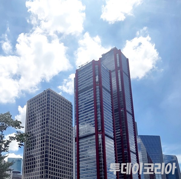 ▲ 서울 여의도 파크원에 입주해 있는 LG에너지솔루션 본사 전경. 사진=투데이코리아