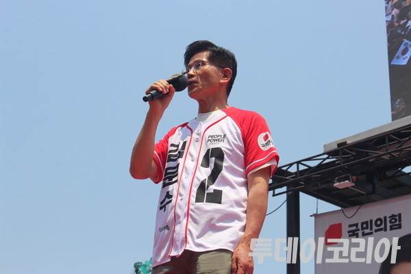 ▲ 김문수 국민의힘 대선 후보가 1일 강남구 삼성동 코엑스 동문 앞에서 열린 집중유세에서 발언하고 있다. 사진=이기봉 기자