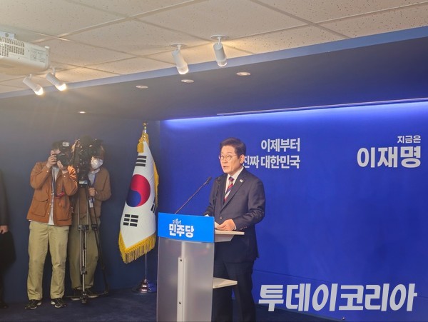 ▲ 이재명 대통령이 지난 5월 25일 간담회 모두발언을 통해 대선을 열흘 앞두고 국민과의 ‘약속’과 ‘각오’를 밝히고 있다. 사진=투데이코리아