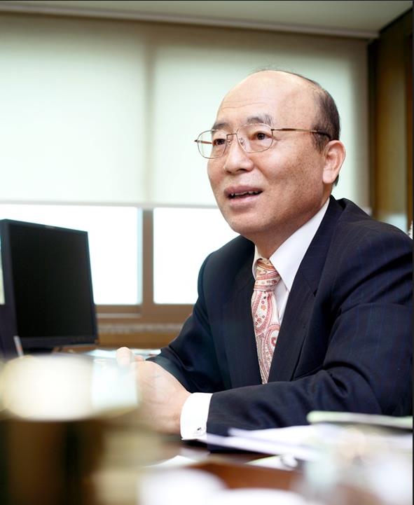 ▲ 이봉관 서희건설 회장. 사진=서희건설