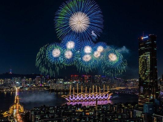 ▲ 2024년 서울세계불꽃축제에서 선보인 한화의 불꽃. 사진=한화