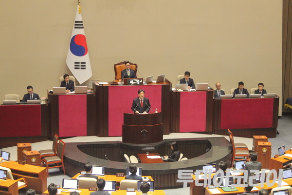 ▲ 권성동 국민의힘 의원이 9월 11일 국회 본회의에서 자신에 대한 체포동의안 상정과 관련해 신상발언을 하고 있다. 사진=이기봉 기자