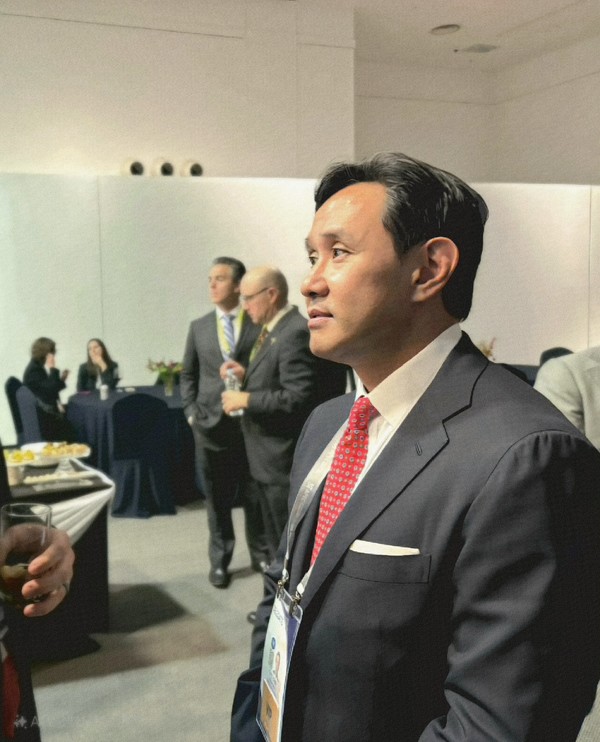 ▲ 최윤범 고려아연 회장이 지난 29일 오후 경주 예술의전당 화랑홀에서 열린 아시아태평양경제협력체(APEC) CEO 라운드테이블에 참석했다. 사진=고려아연