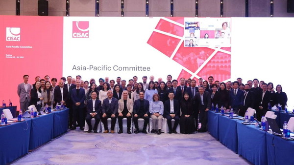 ▲ CISAC APC회의에서 참석자들이 단체사진을 촬영하고 있다. 사진=음저협