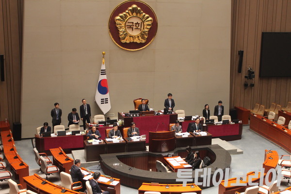 ▲ 지난 5일 국회 예산결산특별위원회가 2026년도 예산안 관련 공청회를 진행하고 있다. 사진=이기봉 기자