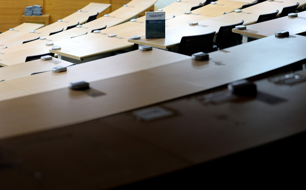 ▲ 대구 중구 한 대학교 강의실에 서적만 덩그러니 놓여있다. 사진=뉴시스