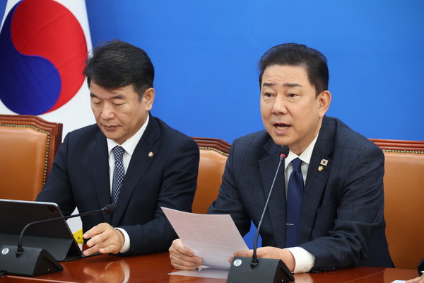 ▲ 김병기 더불어민주당 원내대표가 18일 18일 오전 서울 여의도 국회에서 열린 원내대책회의에서 발언을 하고 있다. 사진=뉴시스
