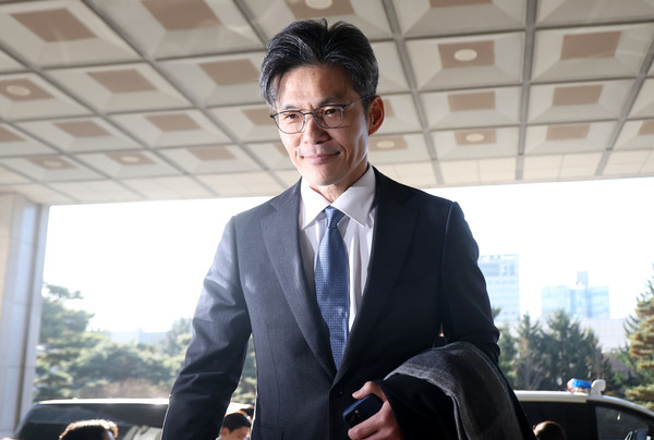 ▲ 박철우 신임 서울중앙지방검찰청 검사장이 21일 서울 서초구 서울 중앙지검으로 출근하고 있다. 사진=뉴시스