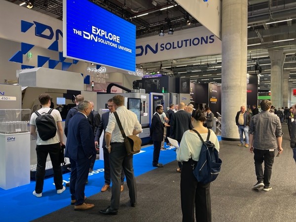 ▲ 독일 프랑크푸르트에서 열린 ‘Formnext 2025’에 마련된 DN솔루션즈 부스. 사진=DN솔루션즈