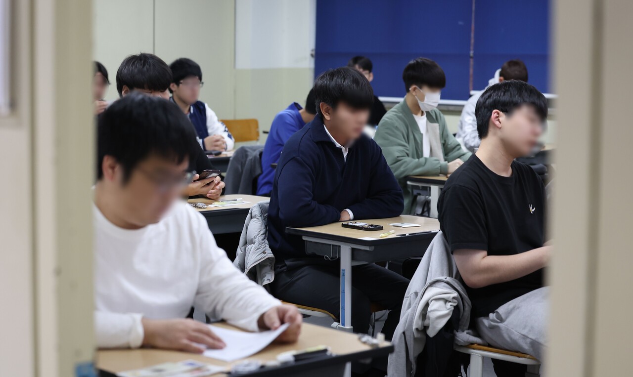 '사탐런·확통런'에 뒤틀린 수능 판도, 과탐 10만명대로 '급락' - 뉴스 썸네일 이미지