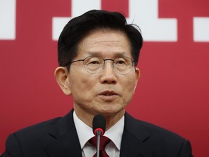 속보 김문수 “불법 후보 교체에 대해 법적·정치적 조치 즉시 착수”