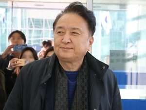 '<b>뇌물 수수 의혹</b>' <b>김영환 충북지사</b> 경찰 재출석 "혐의 없어"