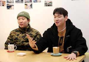 100만 유튜버 핫소스 송형주 박민정 결혼 발표 관련 기사 이미지