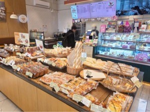 설탕·밀가루 이어 제빵업계도 가격 인하 '동참'···이달부터 빵값↓ - 뉴스 썸네일 이미지